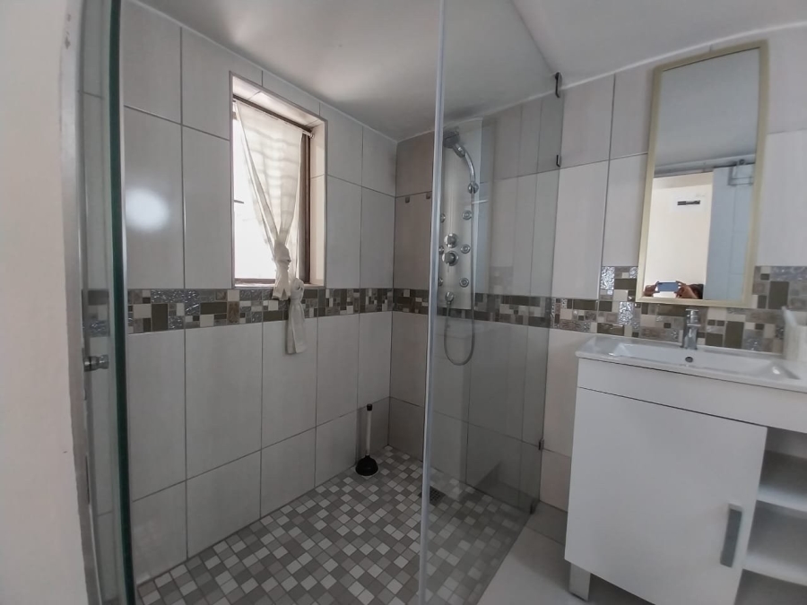 5 Bedroom Property for Sale in Meerhof North West